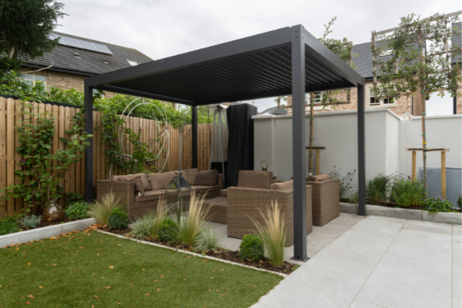 Comment protéger une pergola du vent et de la pluie à Reims ?