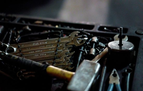 Filaire ou sans fil : quelle configuration pour vos équipements d'atelier ?