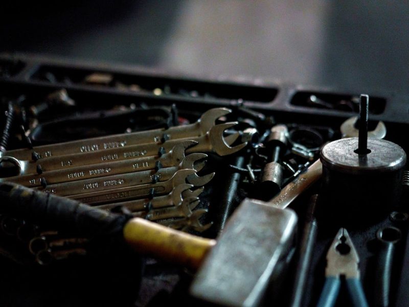 Filaire ou sans fil : quelle configuration pour vos équipements d'atelier ?